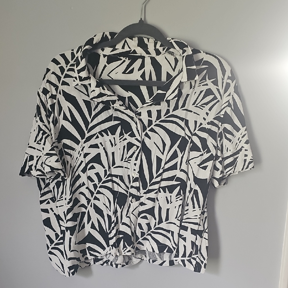 Black and White Leaf Print Button Down Shirt